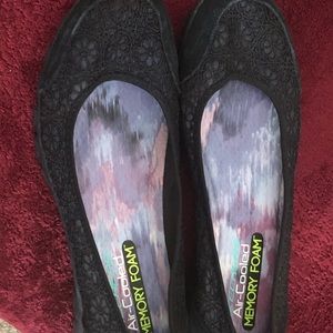Skechers Air Cooled Memory Foam. Black. Never worn
